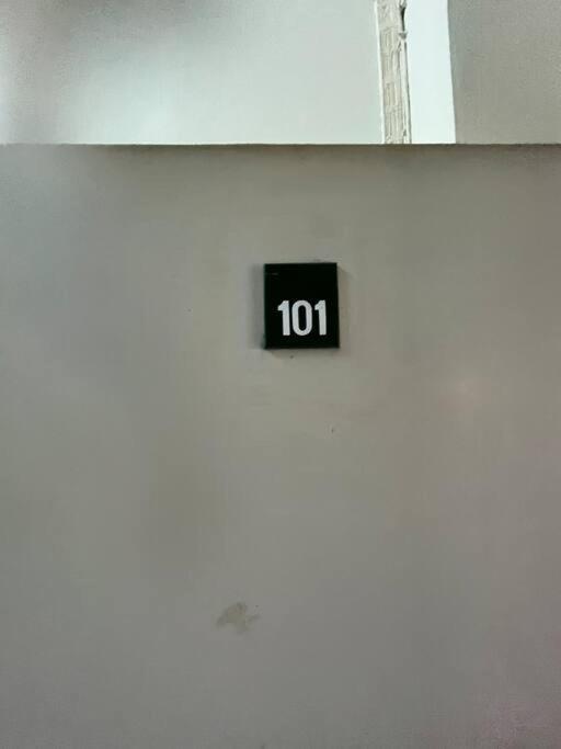 Room101 In Wanna Apartment Pattaya Extérieur photo